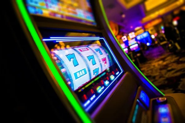 casinozer লাইভ ক্যাসিনো টেবিল এবং স্পোর্টস বেটিং অ্যাপ ইন্টারফেস